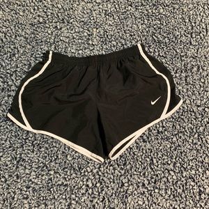 GIRLS' NIKE DRY TEMPO RUNNING SHORTS